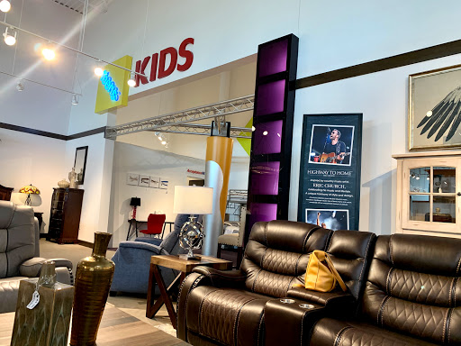 Furniture Store «Rooms To Go & Rooms To Go Kids Furniture Store - Mobile», reviews and photos, 3720 Airport Blvd, Mobile, AL 36608, USA