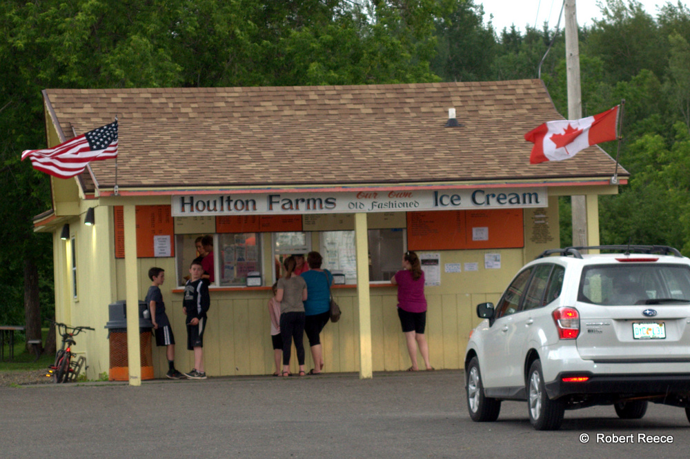 Houlton Farms Dairy Bar Houlton, ME 04730 Menu, Reviews, Hours & Contact