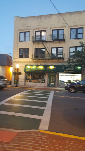 Beauty Salon «Village Vanity», reviews and photos, 135 Deer Park Ave, Babylon, NY 11702, USA