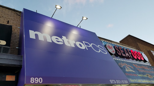 Cell Phone Store «MetroPCS Authorized Dealer», reviews and photos, 890 Springfield Ave, Irvington, NJ 07111, USA