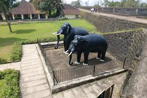 Elephants' Statue image