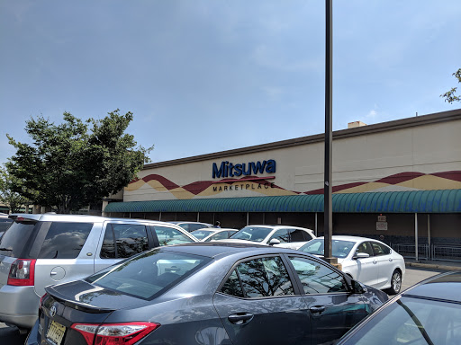 Japanese Grocery Store «Mitsuwa Marketplace», reviews and photos, 595 River Rd, Edgewater, NJ 07020, USA