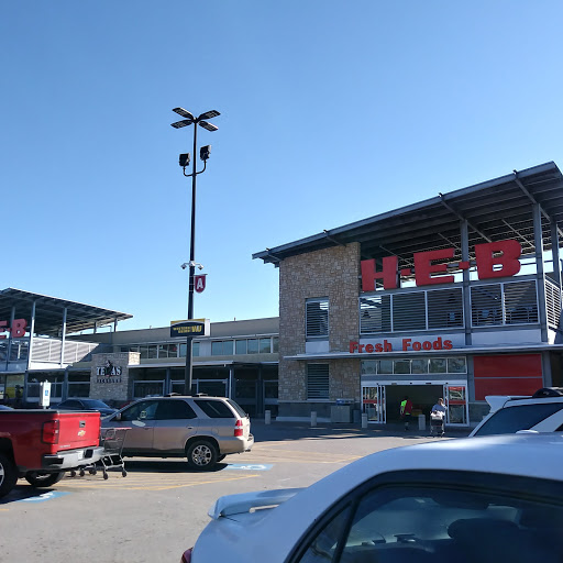 Grocery Store «H-E-B Grocery», reviews and photos, 97 Oyster Creek Dr, Lake Jackson, TX 77566‑4622, USA