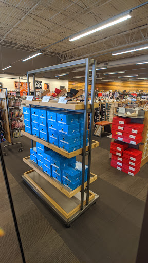Shoe Store «DSW Designer Shoe Warehouse», reviews and photos, 11500 Burleigh St., Wauwatosa, WI 53222, USA