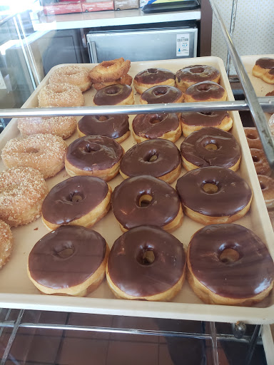 Donut Shop «Donut King», reviews and photos, 1807 Santa Rita Rd, Pleasanton, CA 94566, USA