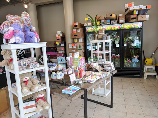 Florist «Bloomtastic Florist», reviews and photos, 2136 Arlington Ave, Columbus, OH 43221, USA