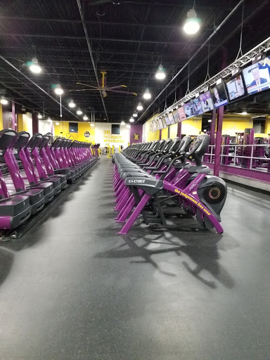 Shopping Mall «Penn Station Shopping Center», reviews and photos, 5600 Silver Hill Rd, District Heights, MD 20747, USA