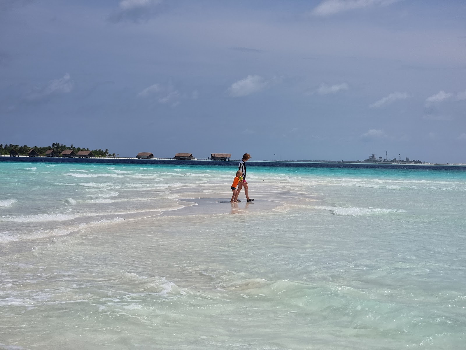 Foto von Naanu Beach II mit geräumiger strand