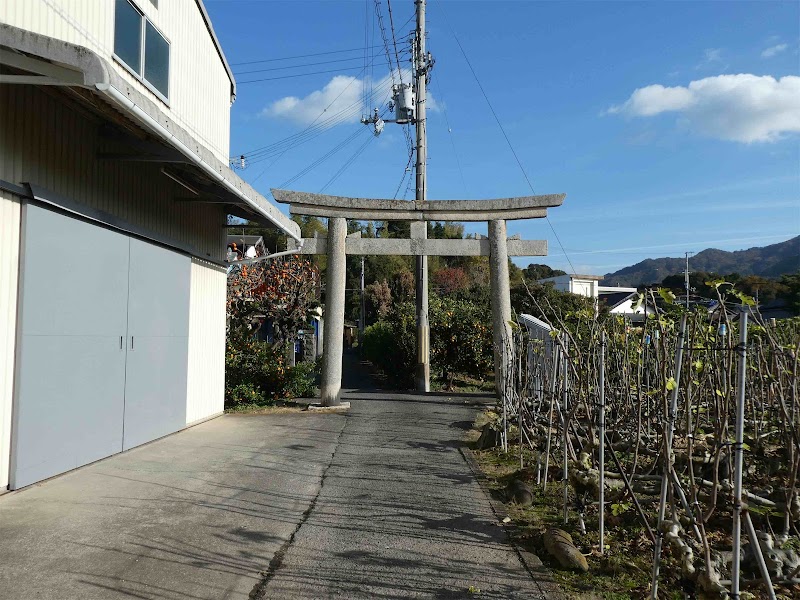 旧粟田神社石鳥居