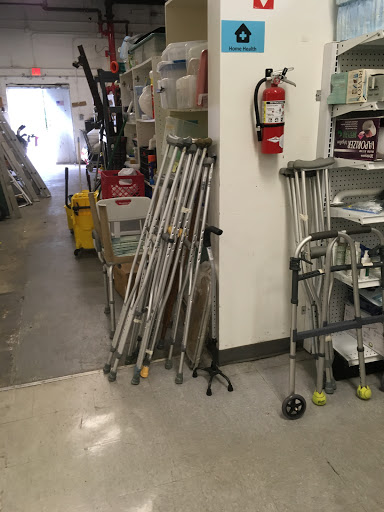 Thrift Store «Humane Society Thrift Store», reviews and photos, 4445 20th St, Vero Beach, FL 32966, USA