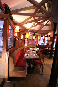 Atmosphère du Restaurant français Brasserie Cosmo à Paris - n°10