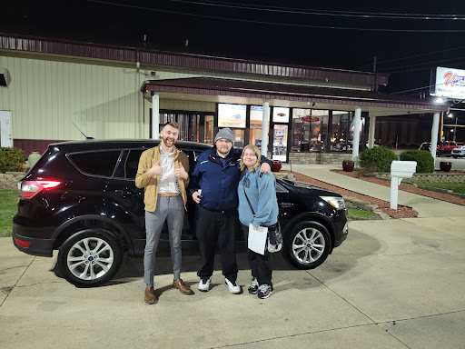 Used Car Dealer «Capital City Motor Company», reviews and photos, 2110 E University Ave, Des Moines, IA 50317, USA