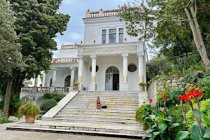 Villa Lysis image