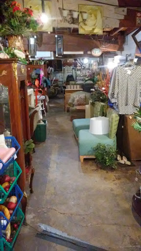 Thrift Store «Treasure Box Thrift Store», reviews and photos, 518 S Patterson St, Valdosta, GA 31601, USA