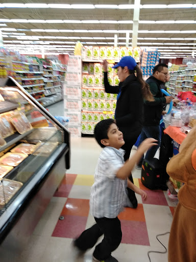 Shopping Mall «Super Mall», reviews and photos, 5220 S Pulaski Rd, Chicago, IL 60632, USA