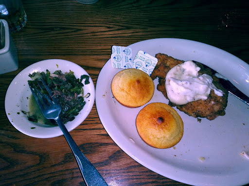 American Restaurant «Cracker Barrel Old Country Store», reviews and photos, 1162 Wayne Ave, Chambersburg, PA 17202, USA