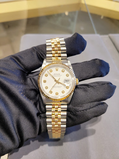 Jewelry Store «Jared The Galleria of Jewelry», reviews and photos, 16070 W Bluemound Rd, Brookfield, WI 53005, USA