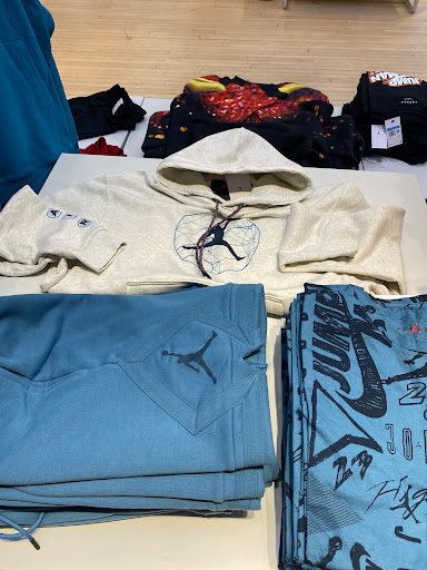 Clothing Store «Nike Lenox», reviews and photos, 3393 Peachtree Rd, Atlanta, GA 30326, USA