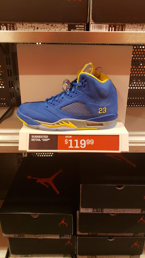 Clothing Store «Nike Factory Store», reviews and photos, 4101 S Carrollton Ave, New Orleans, LA 70119, USA