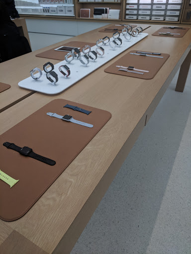 Computer Store «Apple Country Club Plaza», reviews and photos, 227 Nichols Rd, Kansas City, MO 64112, USA