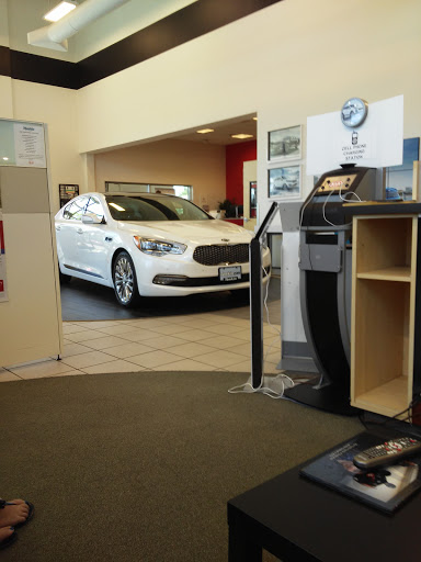 Kia Dealer «Ron Tonkin Kia», reviews and photos, 19335 SE McLoughlin Blvd, Gladstone, OR 97027, USA