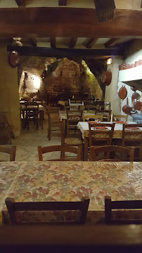 Atmosphère du Restaurant Les Caves de la Genevraie à Louresse-Rochemenier - n°13