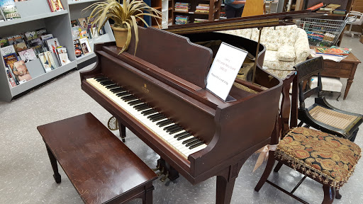 Thrift Store «Manatee Memorial Foundation Thrift Shop», reviews and photos, 4517 Manatee Ave W, Bradenton, FL 34209, USA