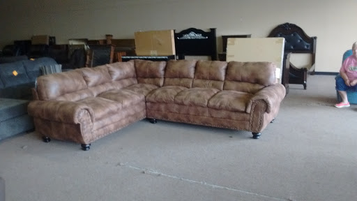 R & S Used Furniture & Appliance in Dyersburg, Tennessee