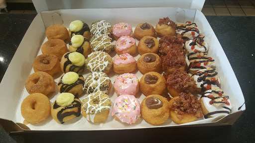 Donut Shop «Mini Doughnut Factory», reviews and photos, 2109 S Dale Mabry Hwy, Tampa, FL 33629, USA