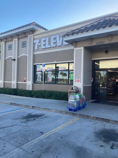 Convenience Store «7-Eleven», reviews and photos, 8201 Champions Gate Blvd, Championsgate, FL 33896, USA