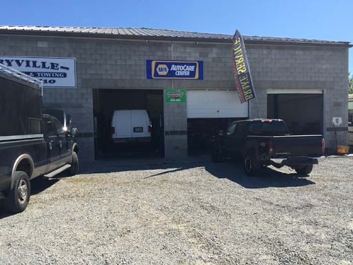 Auto Repair Shop «Henryville Auto Service, L.L.C.», reviews and photos, 214 N Ferguson St, Henryville, IN 47126, USA