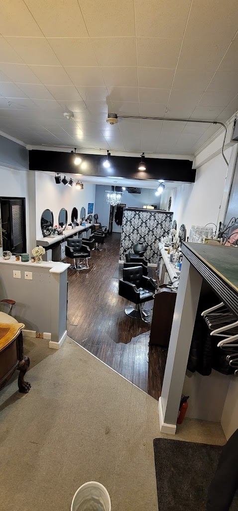 Salon 811 60558