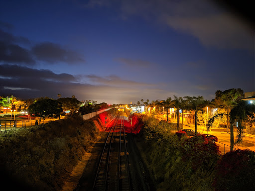 Shopping Mall «Beach Walk Shopping Center», reviews and photos, 437 Hwy 101, Solana Beach, CA 92075, USA