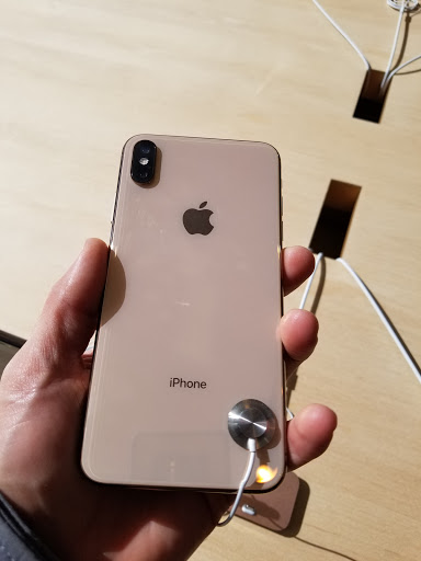 Computer Store «Apple Eton», reviews and photos, 28849 Chagrin Blvd, Woodmere, OH 44122, USA