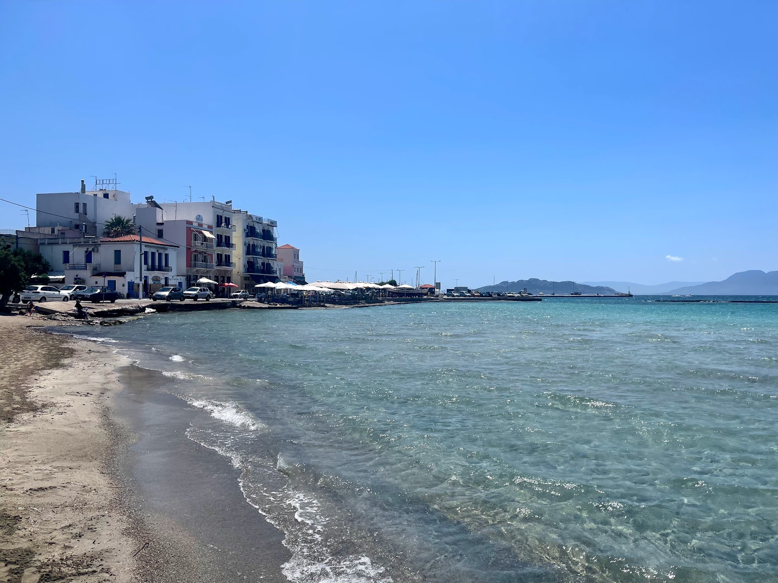 Foto de Paralia Avra área de servicios