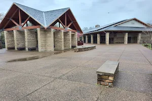 Mammoth Cave Visitor Center image