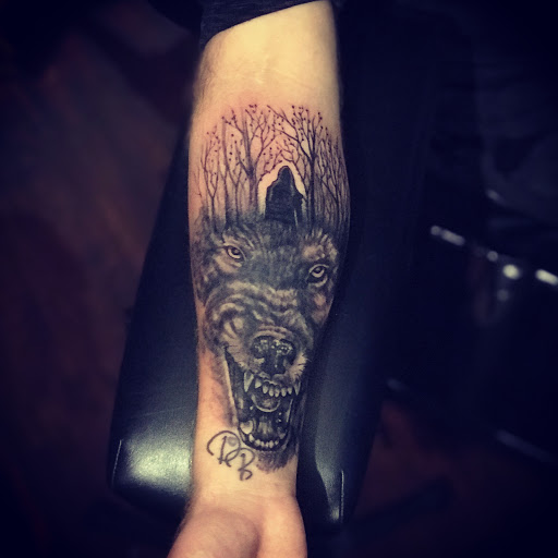 Tattoo Shop «Mountainside Tattoo & Piercing VT», reviews and photos, 55 Square, Bellows Falls, VT 05101, USA