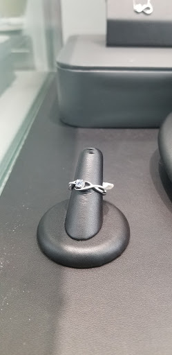 Jeweler «Shane Co.», reviews and photos, 2515 Hurstbourne Gem Ln, Louisville, KY 40220, USA