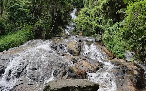 Na Muang 2 Waterfall image