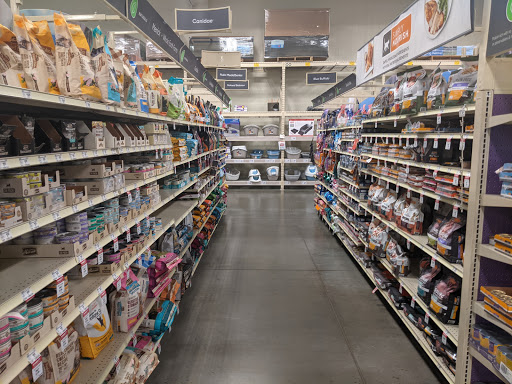 Pet Supply Store «PetSmart», reviews and photos, 13000 Aurora Ave N, Seattle, WA 98133, USA