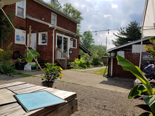 Lounge «Snapshots Lounge», reviews and photos, 1320 Weaver Dr, Granville, OH 43023, USA