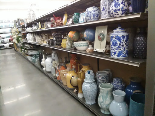 Home Goods Store «Tuesday Morning», reviews and photos, 1725 N Dysart Rd, Avondale, AZ 85392, USA
