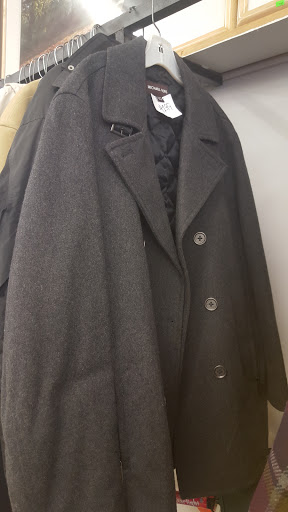Thrift Store «The Salvation Army Family Store & Donation Center», reviews and photos, 2151 W Devon Ave, Chicago, IL 60659, USA