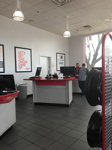 Tire Shop «Discount Tire Store - San Antonio, TX», reviews and photos, 1755 SW Loop 410, San Antonio, TX 78227, USA