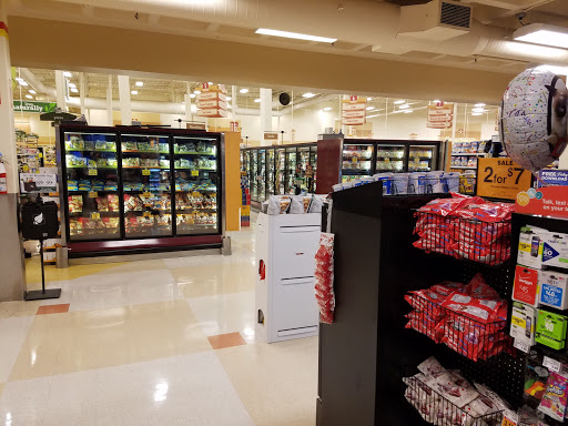 Grocery Store «Fred Meyer», reviews and photos, 777 NW Kings Blvd, Corvallis, OR 97330, USA