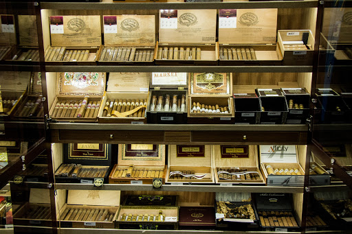 Tobacco Shop «Orlando Smoke Shop Fun Spot», reviews and photos, 5531 International Dr, Orlando, FL 32819, USA