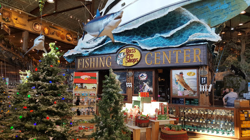 Sporting Goods Store «Bass Pro Shops», reviews and photos