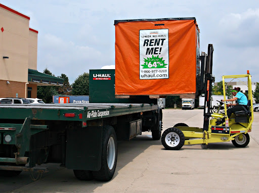 Truck Rental Agency «U-Haul Moving & Storage of Aurora», reviews and photos, 1282 N Lake St, Aurora, IL 60506, USA