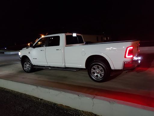 Used Car Dealer «Bluebonnet Chrysler Dodge», reviews and photos, 547 S Seguin Ave, New Braunfels, TX 78130, USA