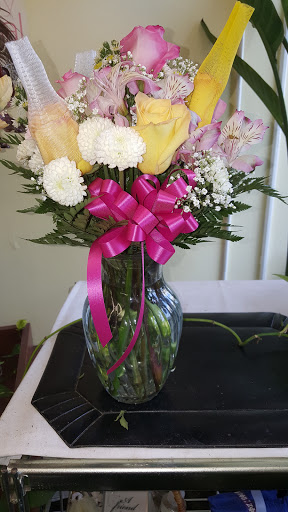 Florist «Crystals Flower and Gift Shop», reviews and photos, 4313 Nannie Helen Burroughs Ave NE, Washington, DC 20019, USA